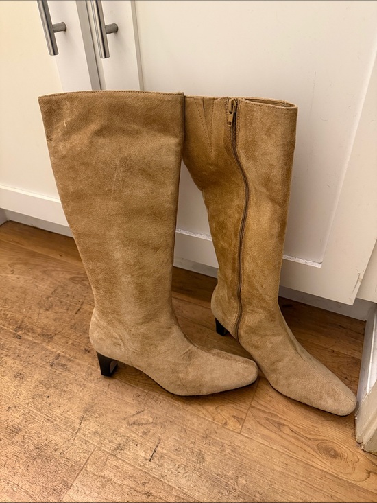Shoes - Never Worn Classic Knee-High Suede Boots in Tan